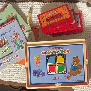 Teddy Ruxpin adapter Answer Box Educational Toy - Red & Cream 3 Books and Tapes